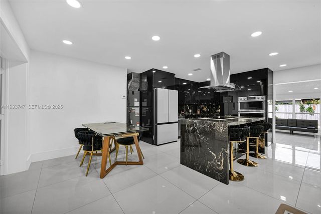 6190 W 14th Ave, Hialeah, FL 33012