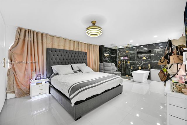 6190 W 14th Ave, Hialeah, FL 33012