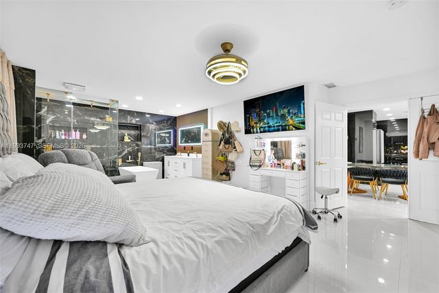 6190 W 14th Ave, Hialeah, FL 33012