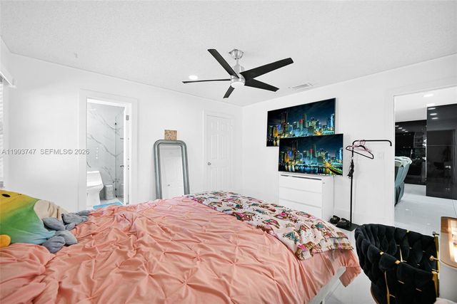 6190 W 14th Ave, Hialeah, FL 33012