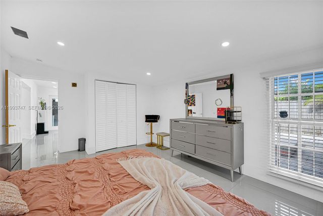 6190 W 14th Ave, Hialeah, FL 33012