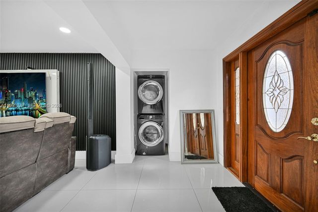 6190 W 14th Ave, Hialeah, FL 33012