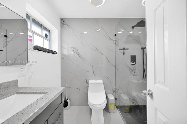 6190 W 14th Ave, Hialeah, FL 33012