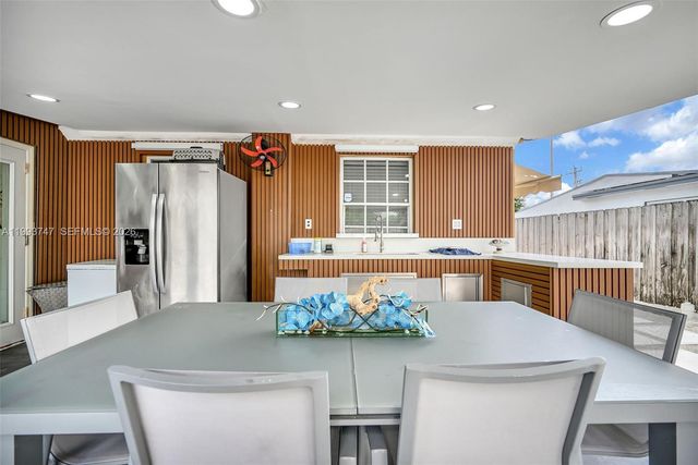 6190 W 14th Ave, Hialeah, FL 33012