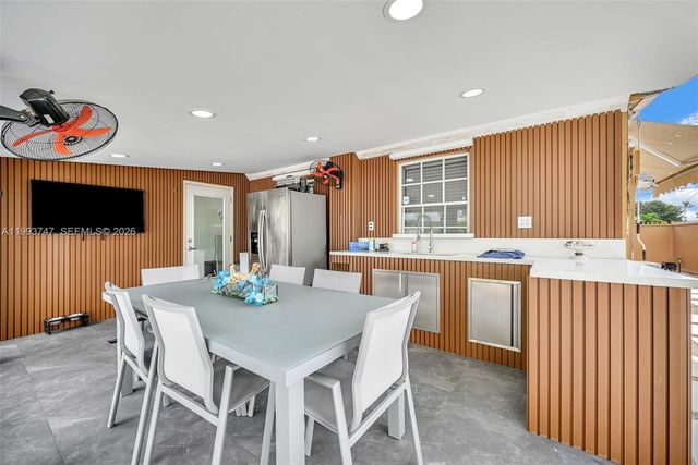 6190 W 14th Ave, Hialeah, FL 33012