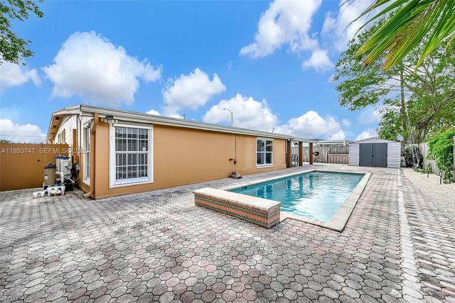 6190 W 14th Ave, Hialeah, FL 33012