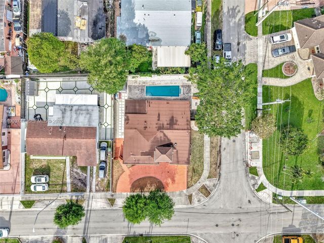 6190 W 14th Ave, Hialeah, FL 33012