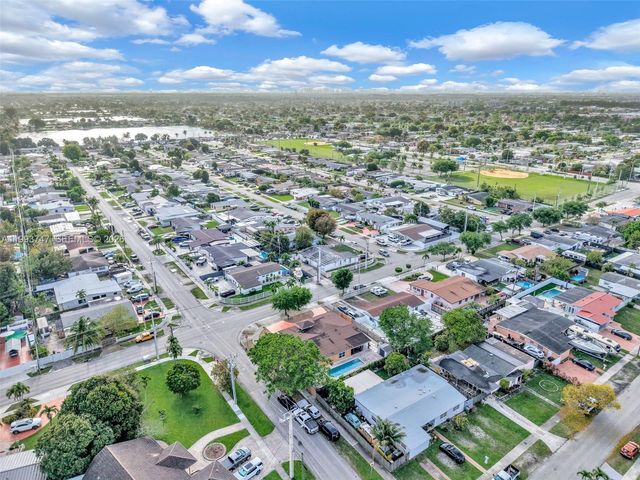 6190 W 14th Ave, Hialeah, FL 33012