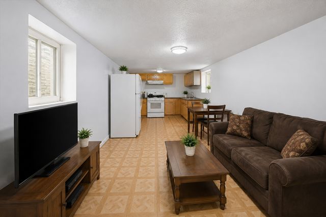 6325 S Francisco Avenue, Chicago, IL 60629