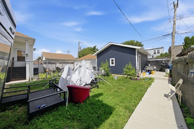 6325 S Francisco Avenue, Chicago, IL 60629