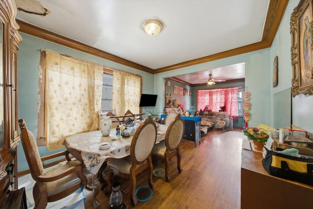 6325 S Francisco Avenue, Chicago, IL 60629