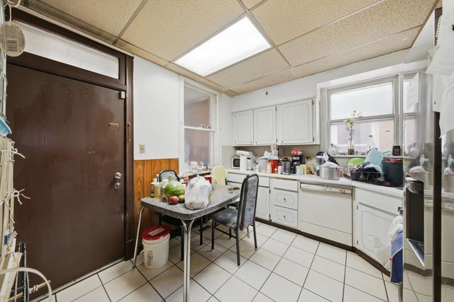 6325 S Francisco Avenue, Chicago, IL 60629