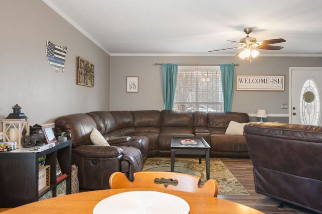 7 Merideth Lynn Rd, Fayetteville, TN 37334