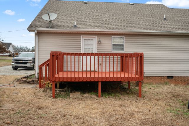 7 Merideth Lynn Rd, Fayetteville, TN 37334