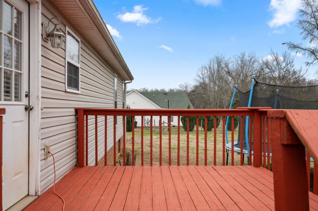 7 Merideth Lynn Rd, Fayetteville, TN 37334