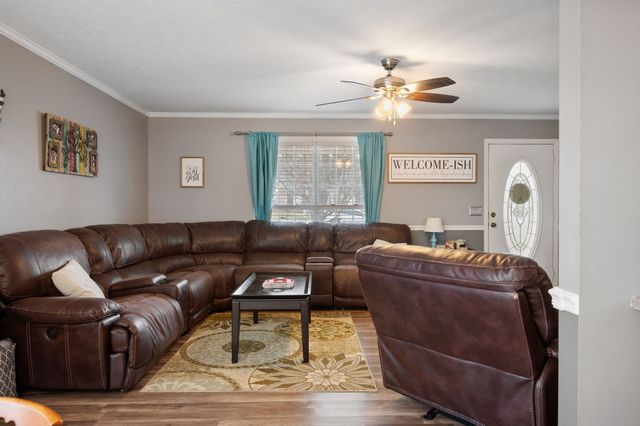 7 Merideth Lynn Rd, Fayetteville, TN 37334