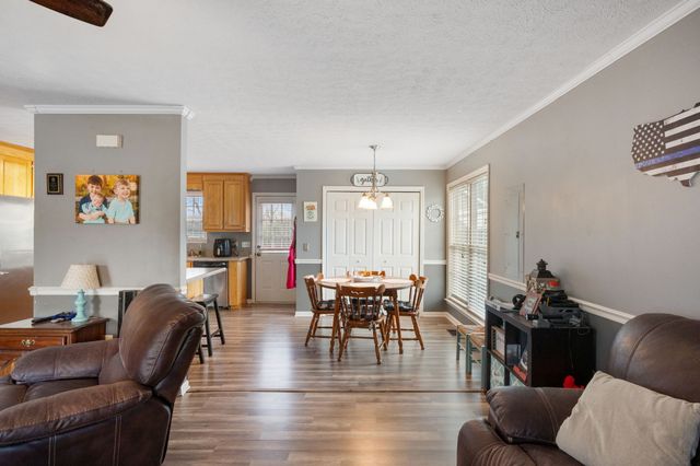 7 Merideth Lynn Rd, Fayetteville, TN 37334