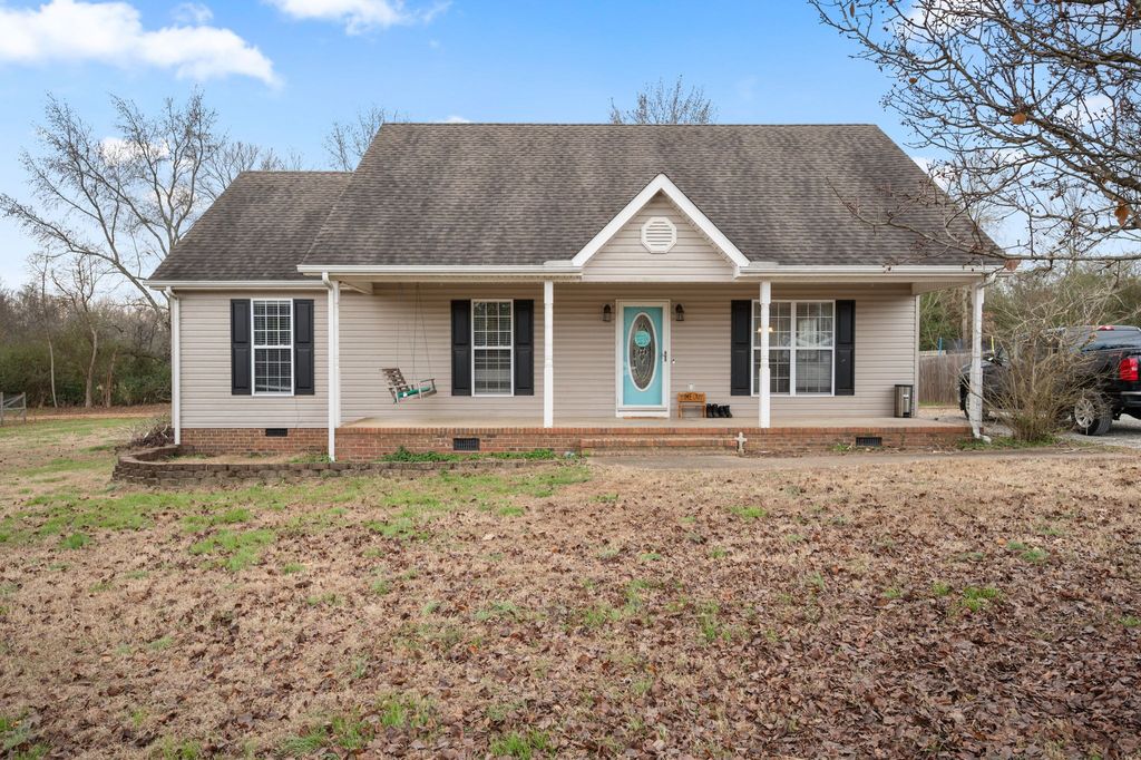 7 Merideth Lynn Rd, Fayetteville, TN 37334