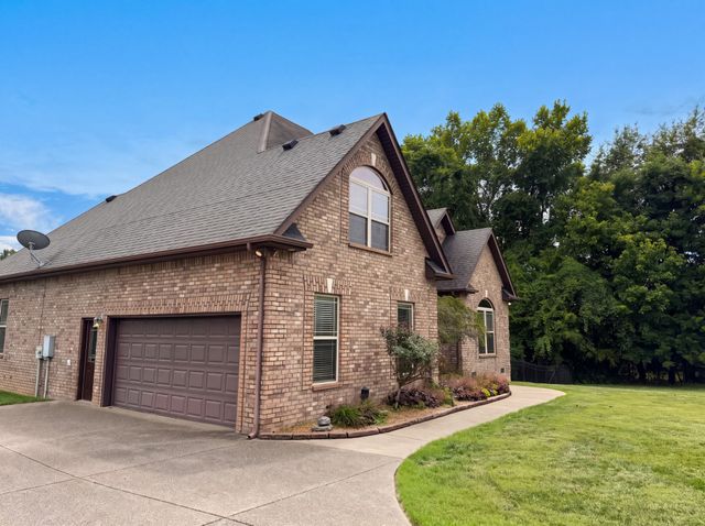 3512 Martins Woods Ln, La Vergne, TN 37086