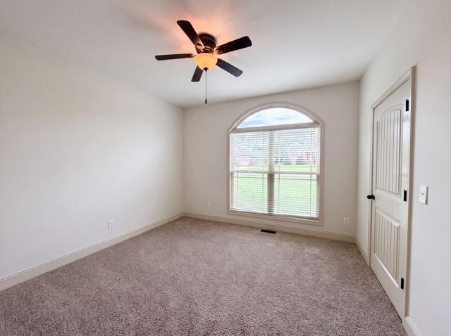 3512 Martins Woods Ln, La Vergne, TN 37086