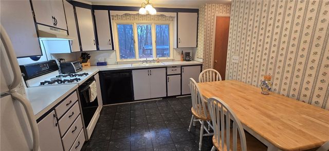 704 RUMSON Road, Greece, NY 14616