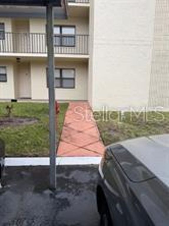 Image 16 of property listing at 800 COVE CAY DRIVE 1F, Clearwater, FL 33760