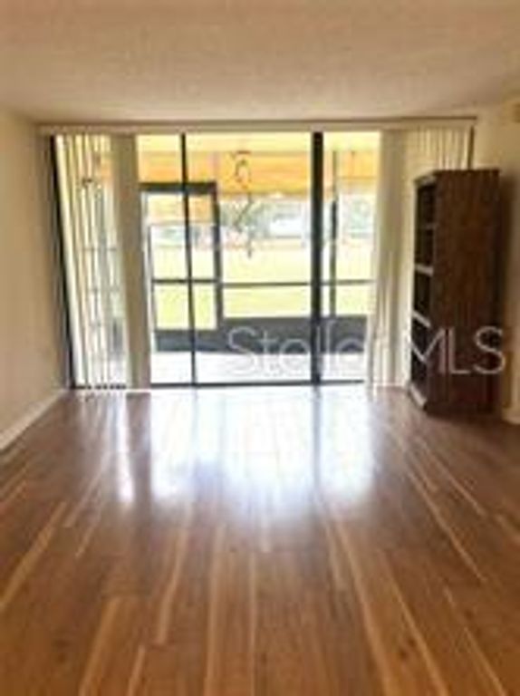 Image 10 of property listing at 800 COVE CAY DRIVE 1F, Clearwater, FL 33760