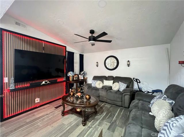 12401 Filmore St Space 618, Sylmar, CA 91342