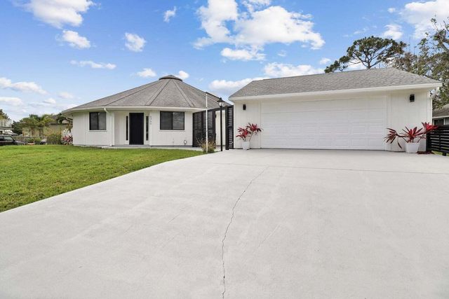 6300 SE Phillips Bend Avenue, Stuart, FL 34997