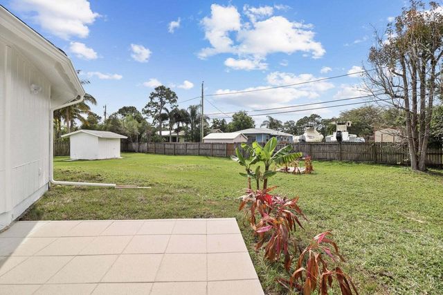 6300 SE Phillips Bend Avenue, Stuart, FL 34997