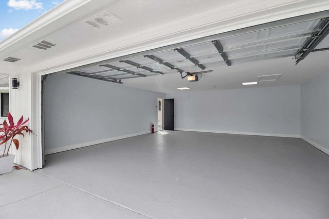 6300 SE Phillips Bend Avenue, Stuart, FL 34997