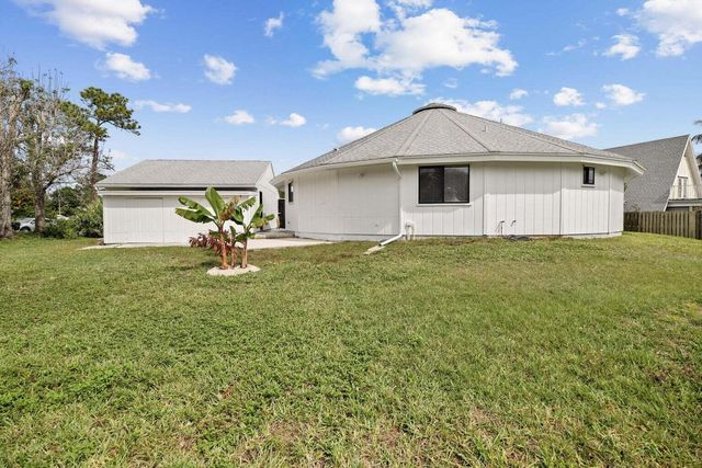 6300 SE Phillips Bend Avenue, Stuart, FL 34997