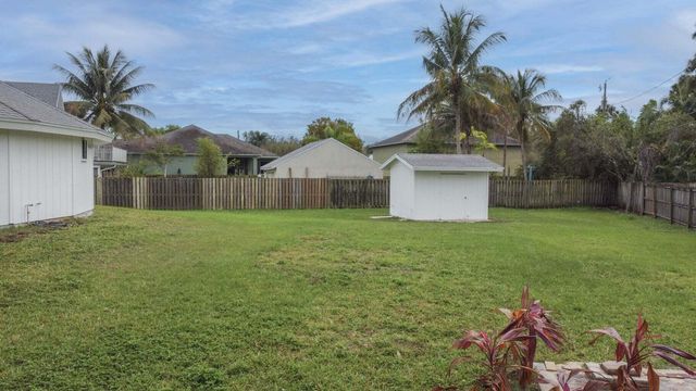 6300 SE Phillips Bend Avenue, Stuart, FL 34997