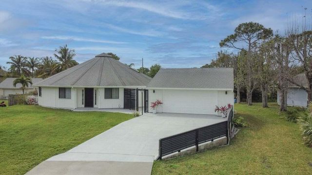 6300 SE Phillips Bend Avenue, Stuart, FL 34997