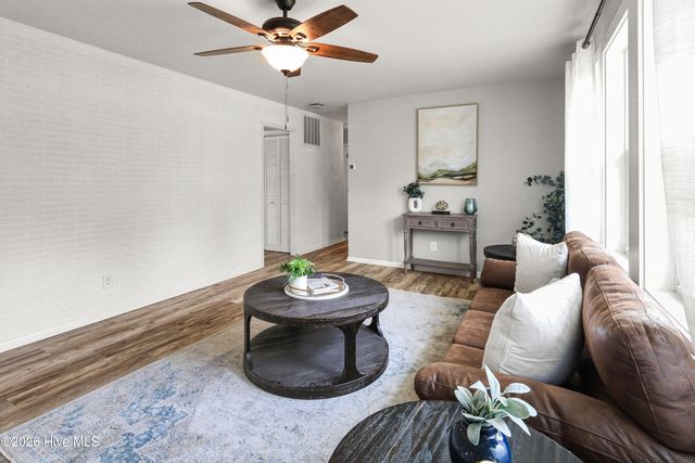 706 Seminole Trail, Jacksonville, NC 28540