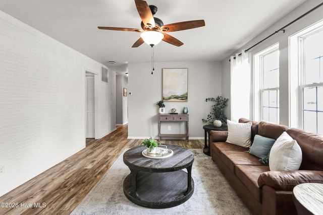 706 Seminole Trail, Jacksonville, NC 28540