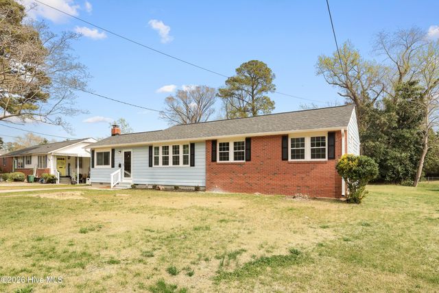 706 Seminole Trail, Jacksonville, NC 28540
