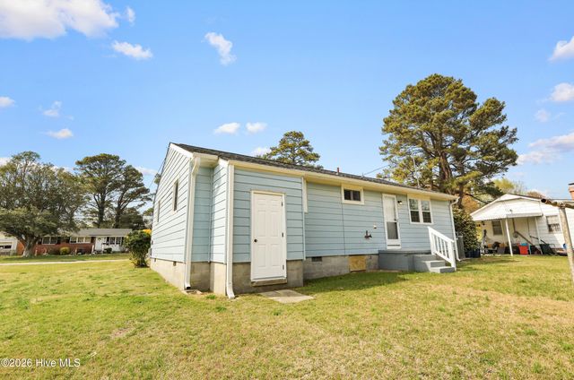 706 Seminole Trail, Jacksonville, NC 28540