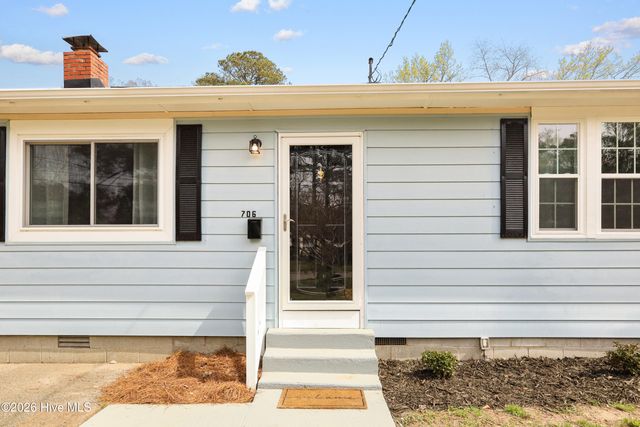 706 Seminole Trail, Jacksonville, NC 28540