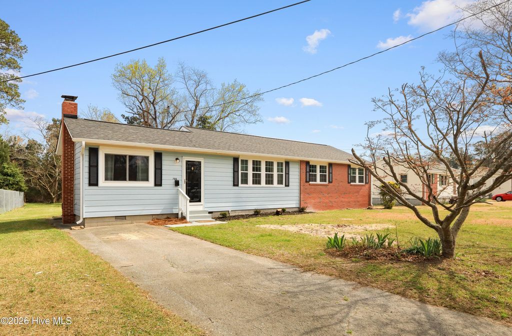 706 Seminole Trail, Jacksonville, NC 28540