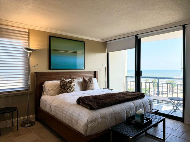 5220 Seawall Boulevard 438/439, Galveston, TX 77551