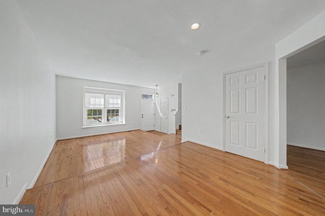 6941 COMPTON LN, Centreville, VA 20121