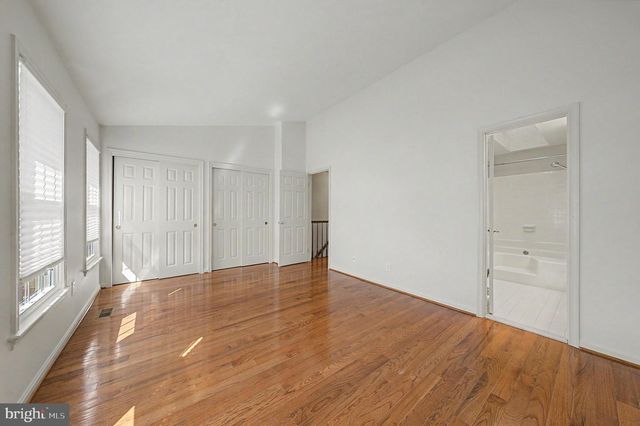 6941 COMPTON LN, Centreville, VA 20121