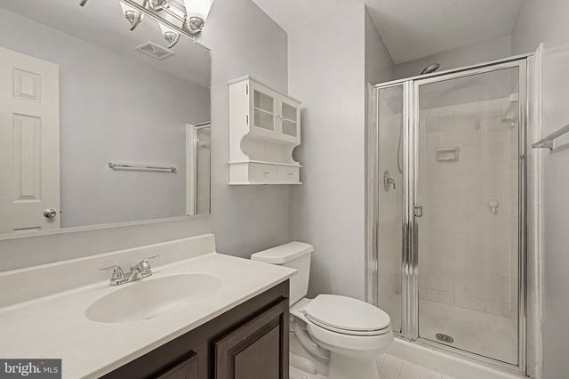 6941 COMPTON LN, Centreville, VA 20121