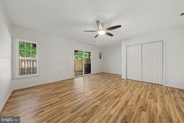 6941 COMPTON LN, Centreville, VA 20121