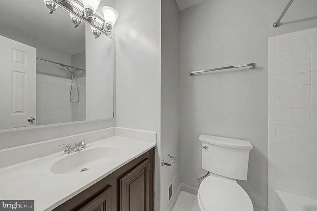 6941 COMPTON LN, Centreville, VA 20121