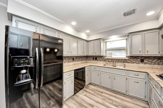 2804 Shady Creek Drive, Pearland, TX 77581