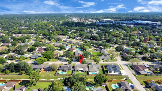 2804 Shady Creek Drive, Pearland, TX 77581