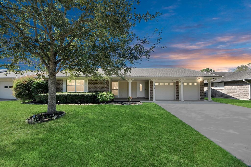 2804 Shady Creek Drive, Pearland, TX 77581