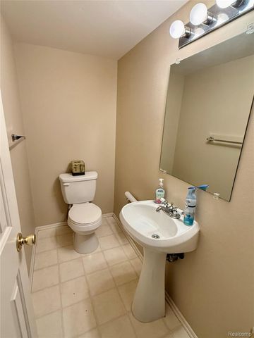 1920 Jan Court 29, Canton Charter Township, MI 48187
